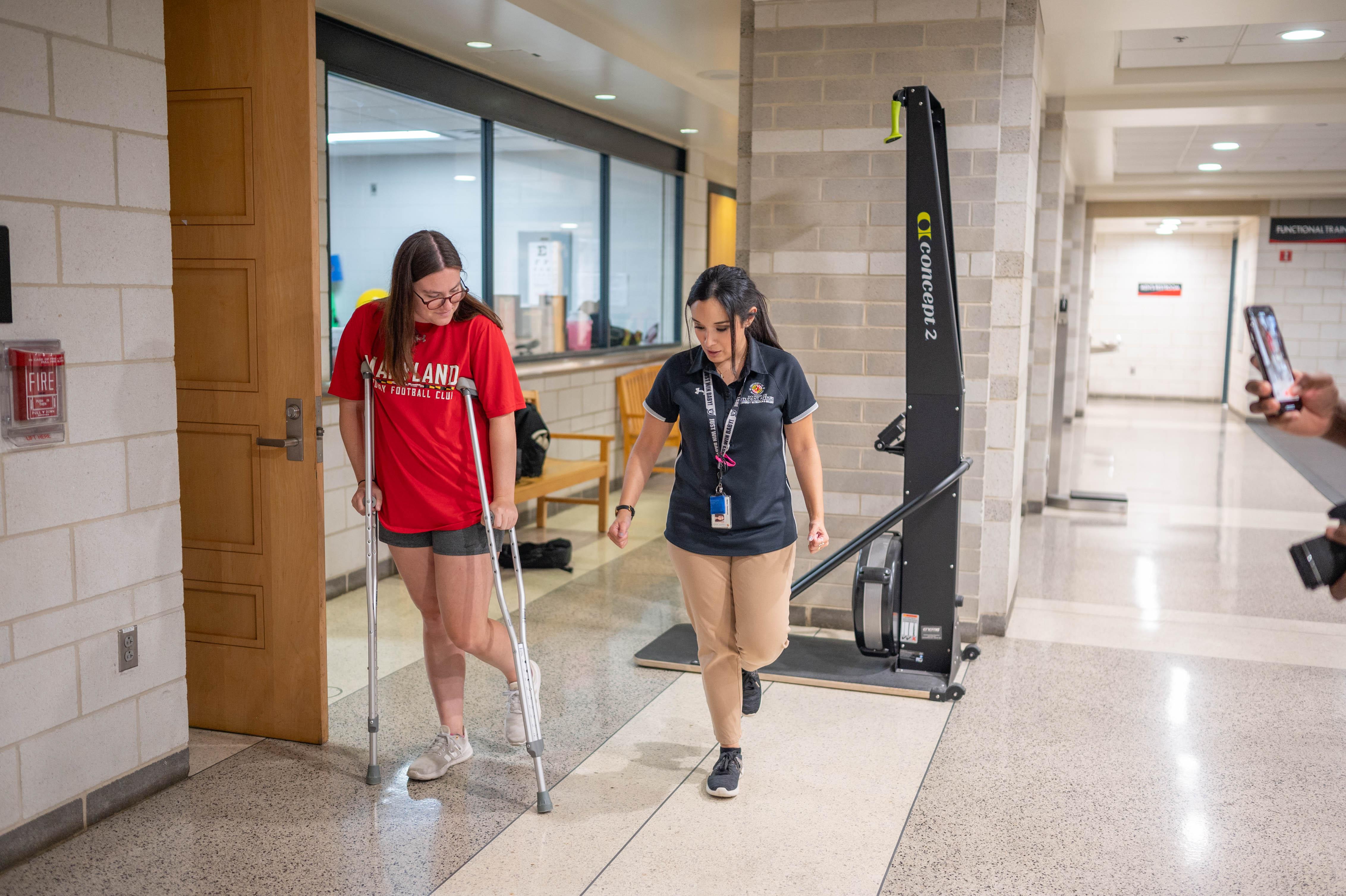 patient trying crutches 